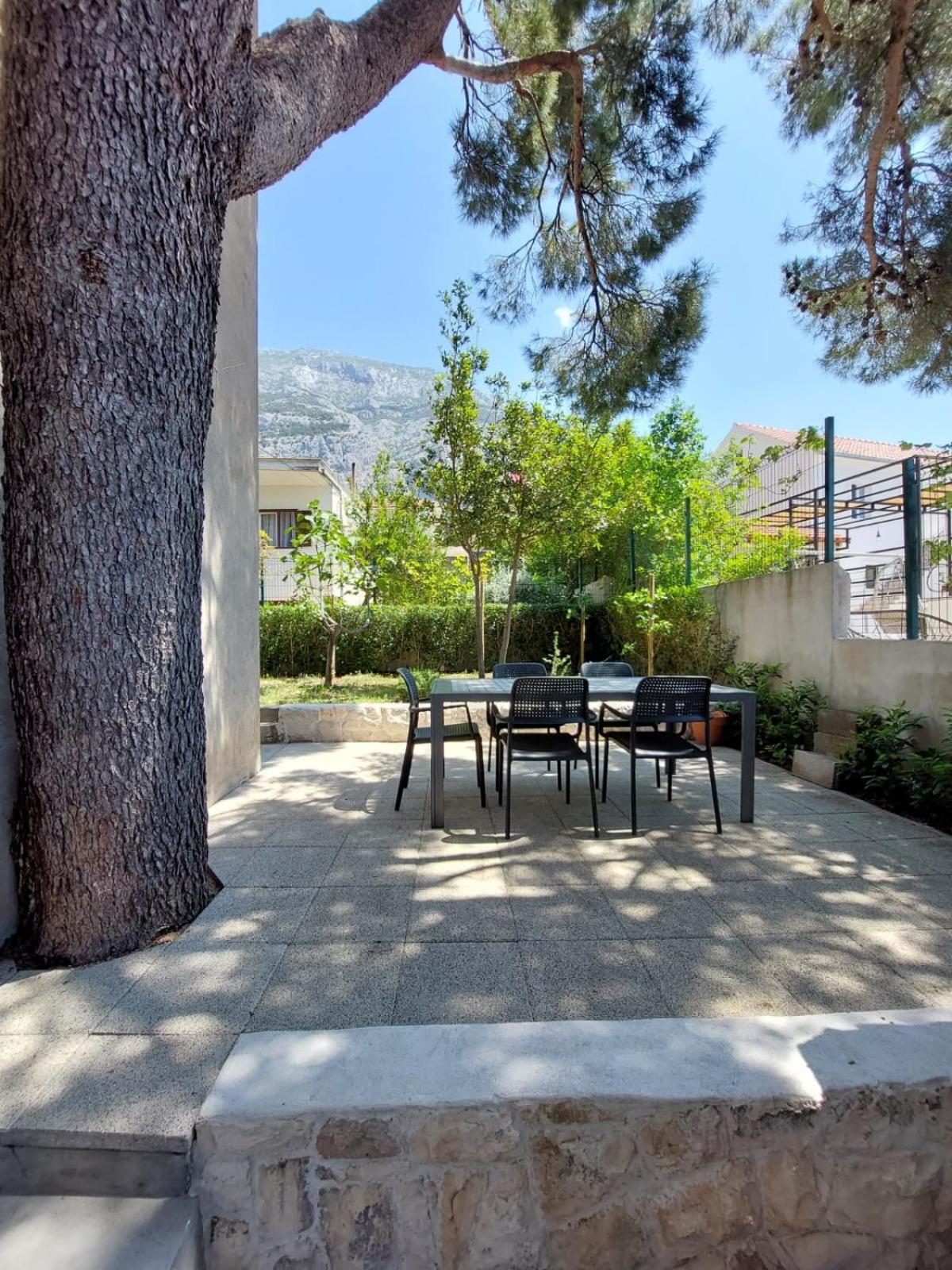 17 Pines Apartment Makarska Exterior photo