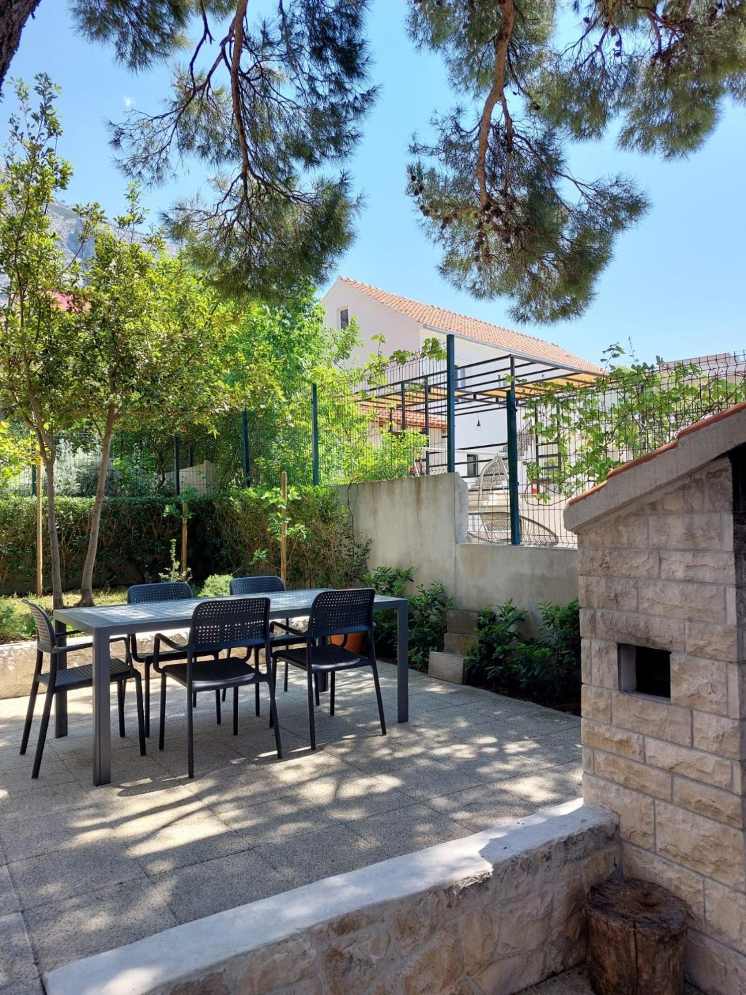 17 Pines Apartment Makarska Exterior photo